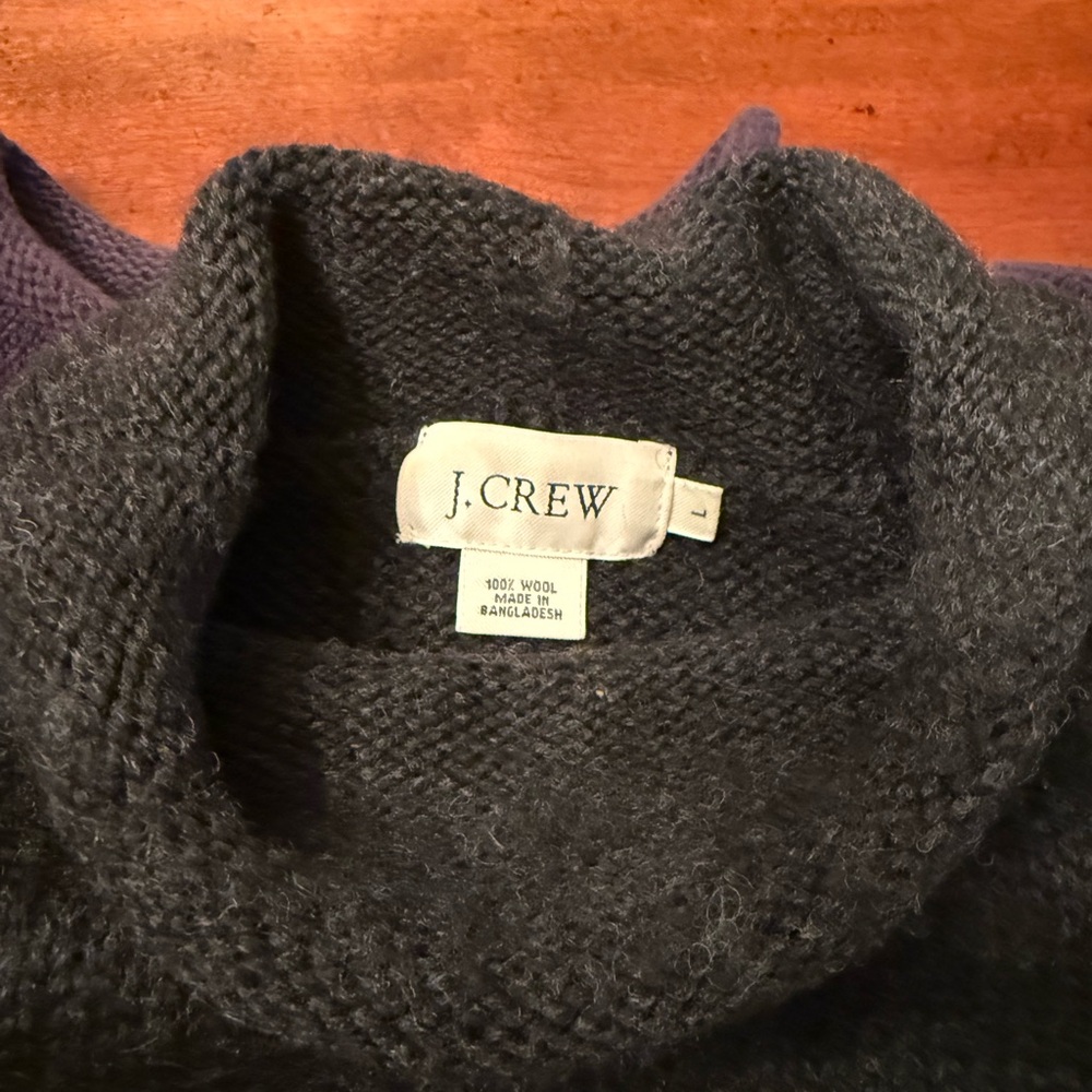 VTG 90’s J Crew Dark Gray ( Almost Black) 100% Wool, Roll Neck Sweater. Men’s L.